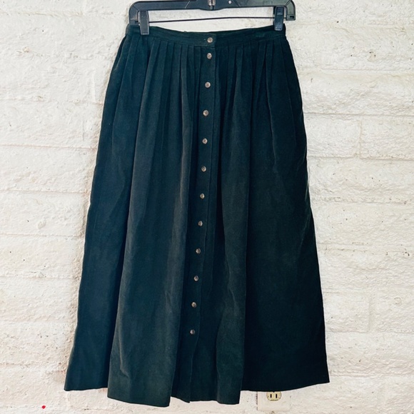Gorgeous dark green fine corduroy midi skirt from Ralph Lauren from the 80s. But - Picture 9 of 13